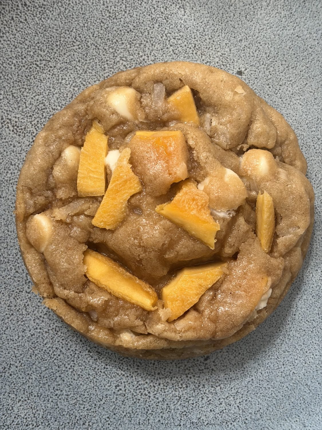Mango white chocolate cookie